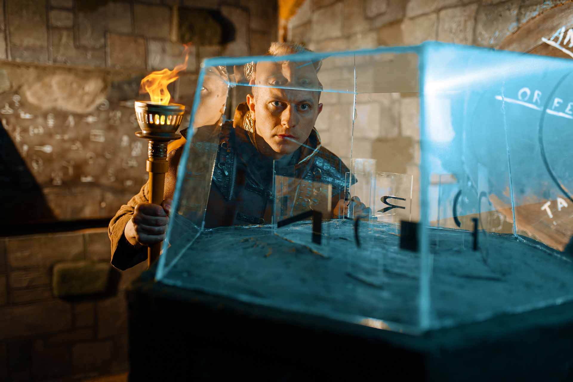 What is The Best Way to Solve an Escape Room Game?